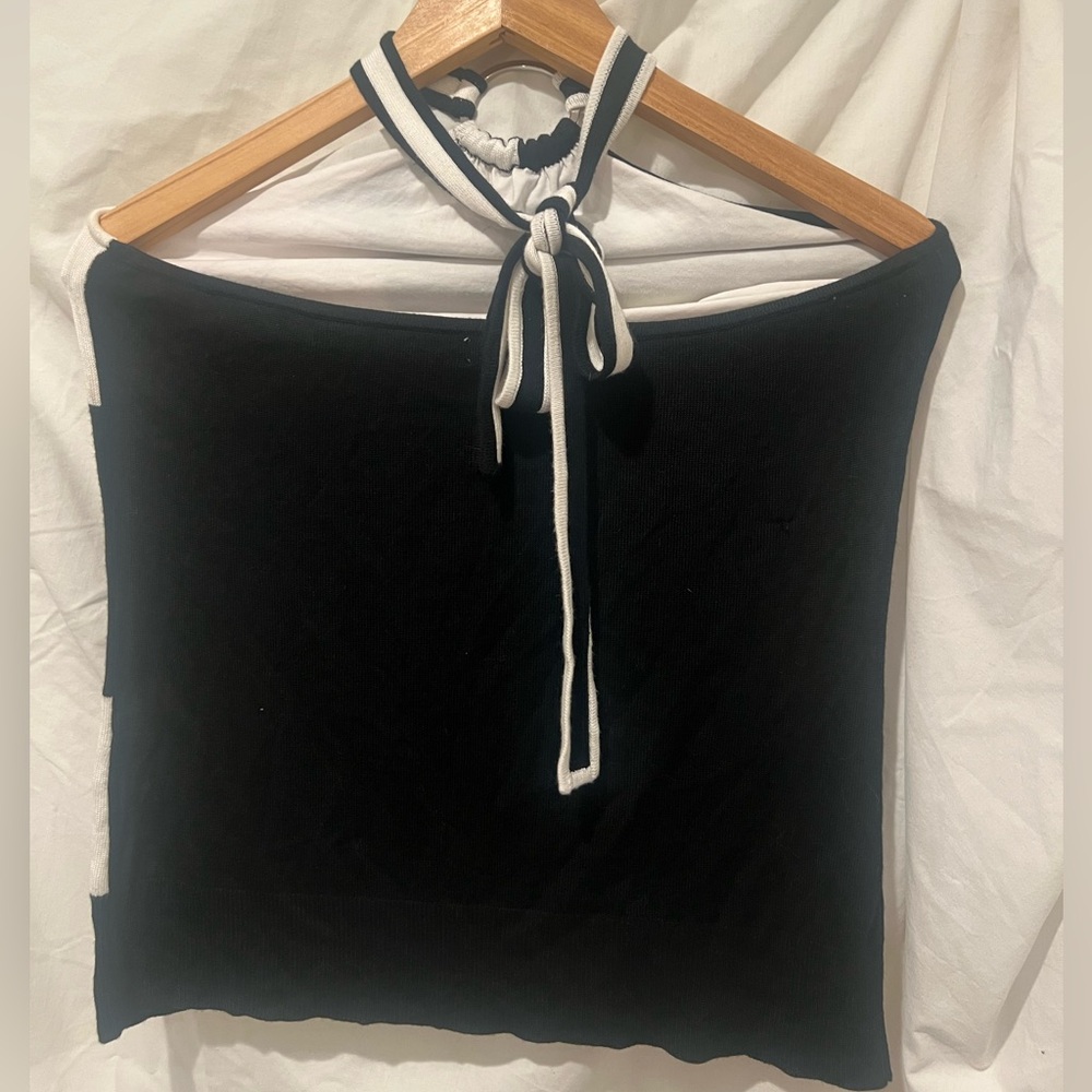 New York & Company Black and White Halter Top /women / Size M - Picture 8 of 13